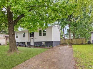 2012 Maple Tree Ln, Cahokia, IL 62206