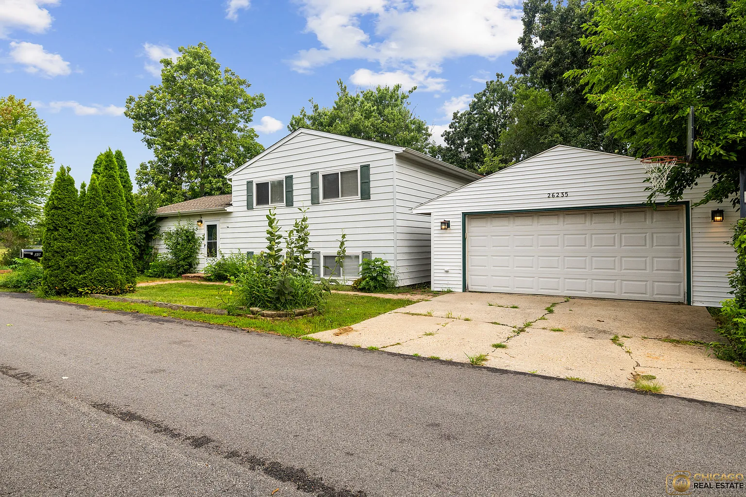 26235 N Acorn Ln photo 1