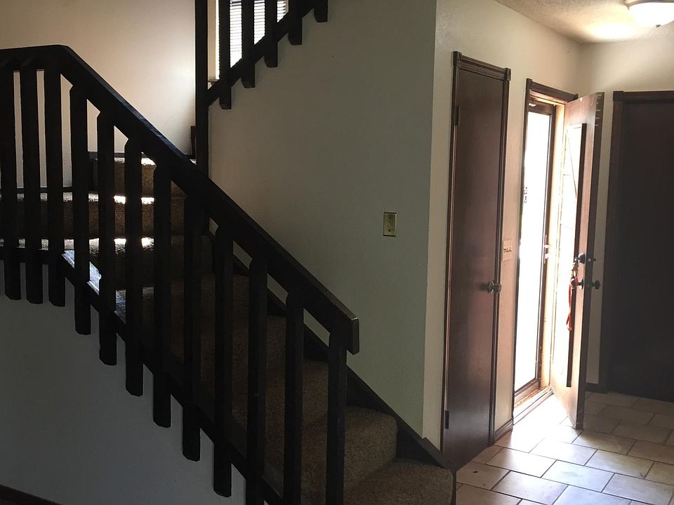 2nd image of 1316 Summerton Pl