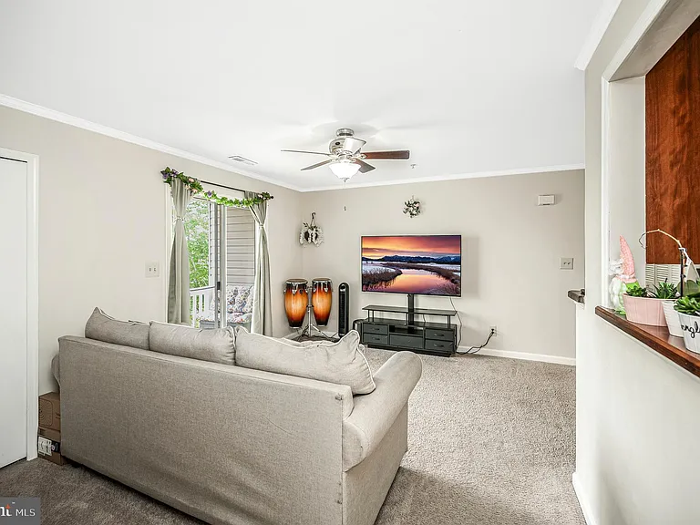 75 Fern Oak Cir #303 — Photo 10