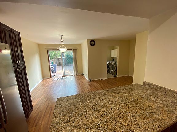 4th image of 822 Carnaby Ct