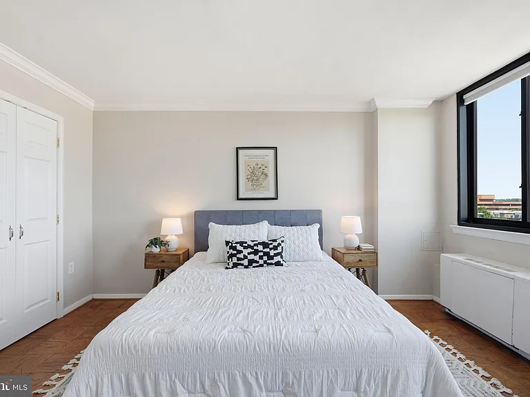 801 N Pitt St #706 — Photo 12