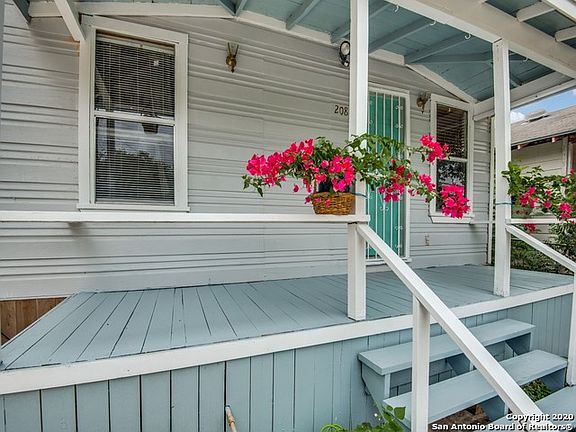 3rd image of 208 Lucas St
