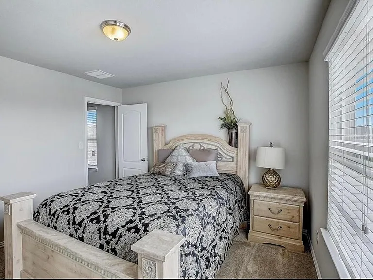 8014 Arezzo Dr — Photo 15