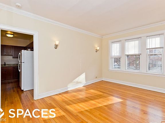 4th image of 1604 W Berteau Ave #1604-1E