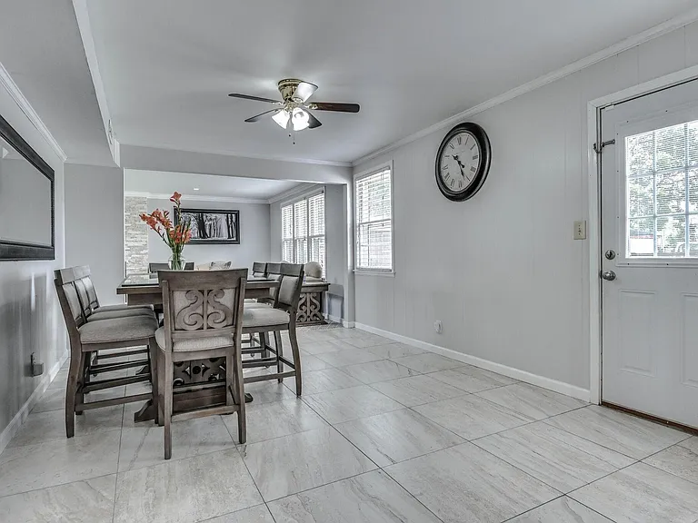 655 Harding Pl — Photo 17