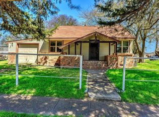 309 E King St, Tom Bean, TX 75489