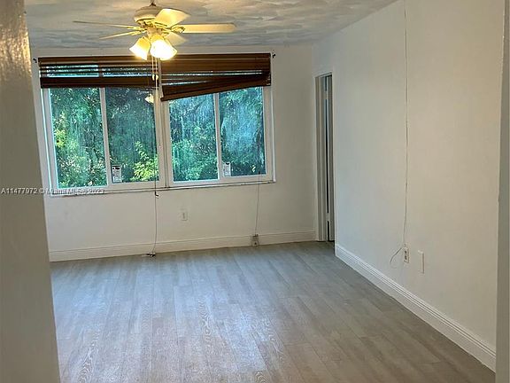 2nd image of 1101 NE 191st St #H213