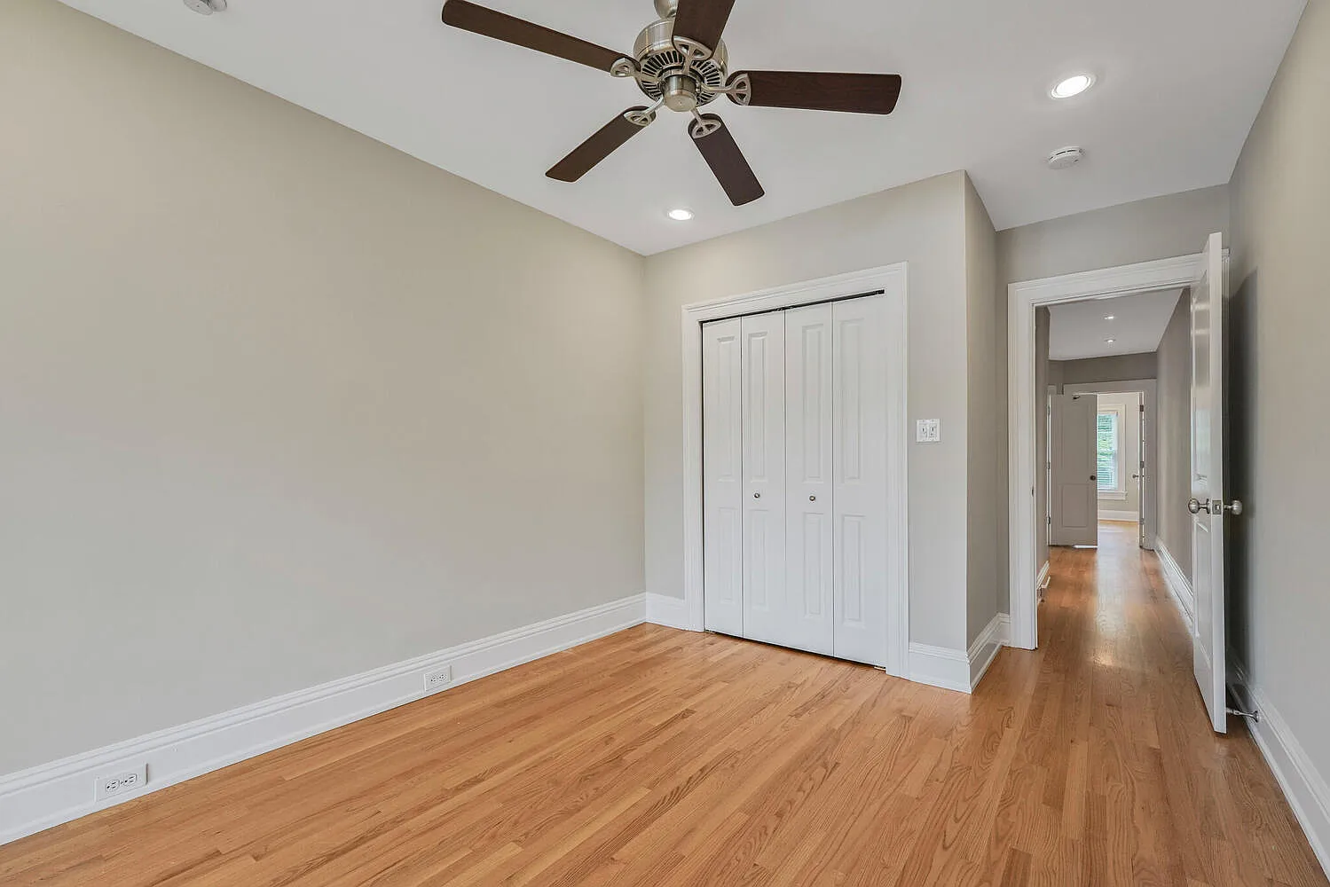3 bed, 1.5 bath, $5,600 — Photo 4