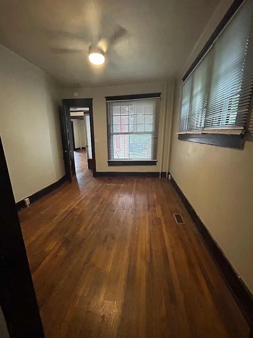 1018-1024 Brown Street — Photo 3