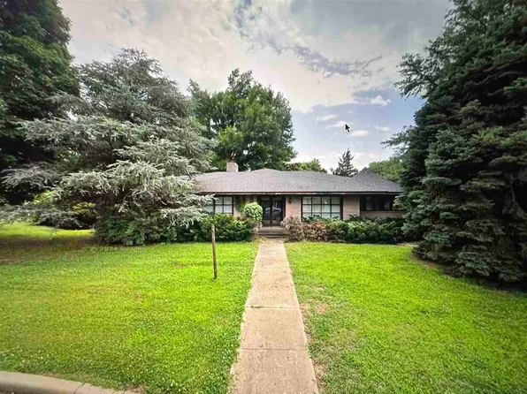 1700 Christmas Tree Ln, Ponca City, OK 74604