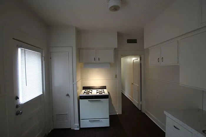 808 S Robertson Ave #D — Photo 13