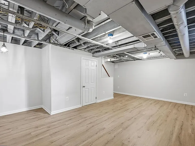308 Georgia Ave NE — Photo 21