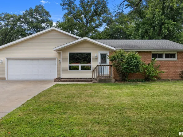 120 Field Grove Ct, East Peoria, IL 61611