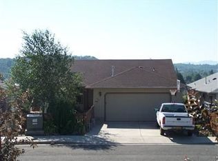 593 N Heights Dr, Eagle Point, OR 97524