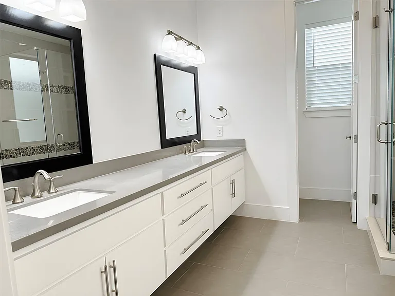 2115 Detering St — Photo 14