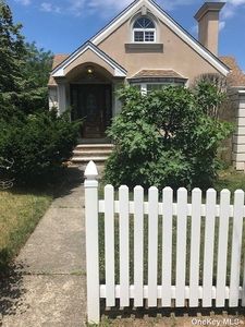 168-03 Cryders Ln #1, Whitestone, NY, 11357