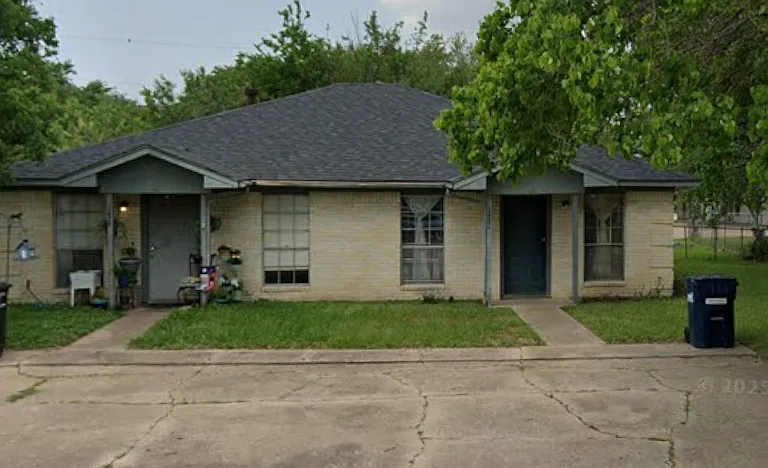 1431 Hillside Dr #A — Photo 1