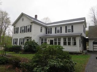 8 Prospect St, Huntington, MA 01050