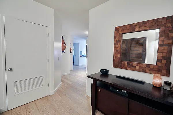 Sold by R New York | media 30