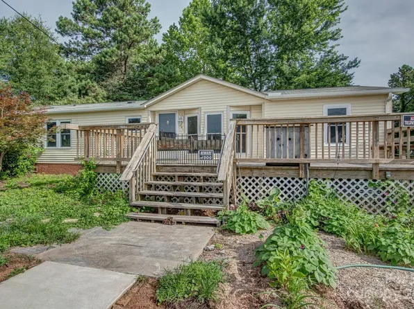 1003 Ashebrook Park Rd, Dallas, NC 28034