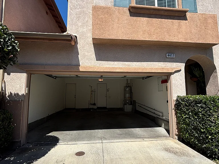 4417 Lakeview Ct — Photo 4