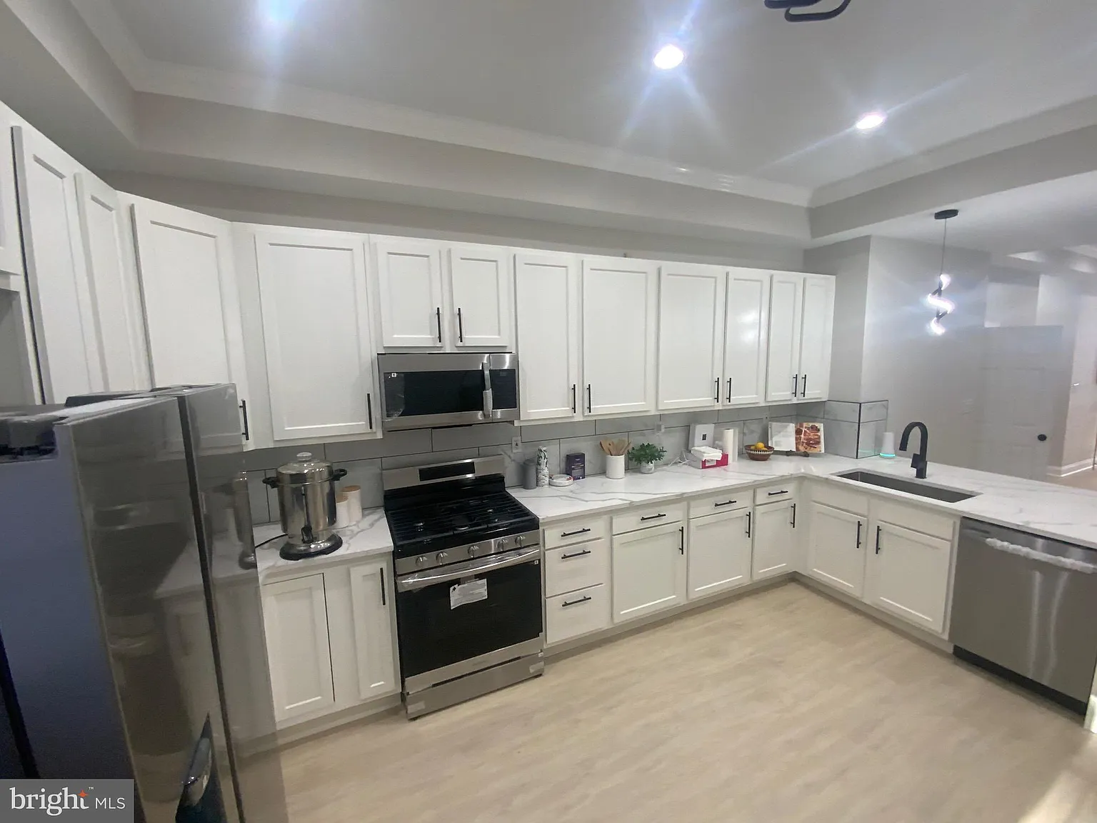4 bed, 3.5 bath, 2451 sqft, $2,650 — Photo 1