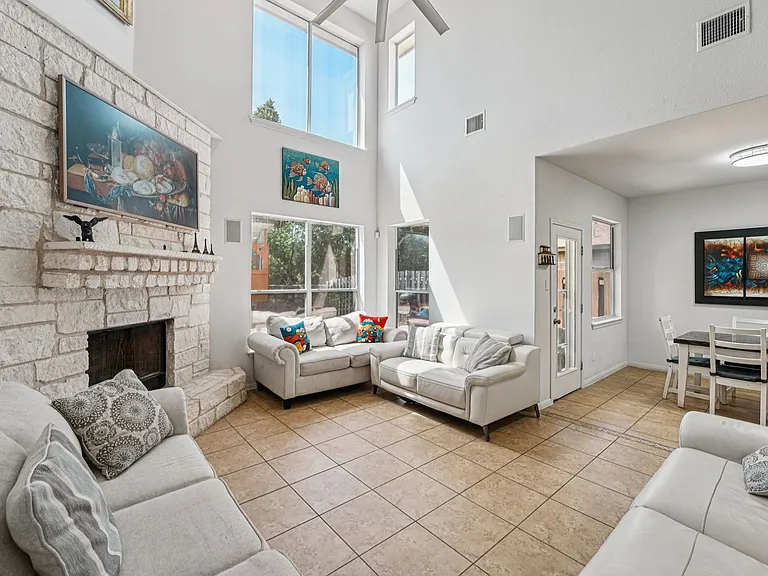 110 Farm House Rd — Photo 5