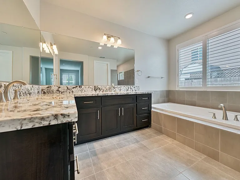 200 Moisant Ct — Photo 4