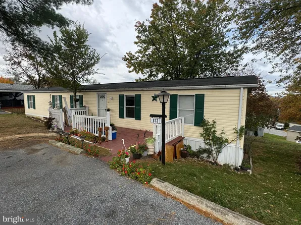 813 Wisteria Dr, Ephrata, PA 17522