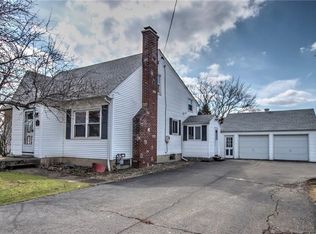 6364 S Abbott Rd, Orchard Park, NY 14127