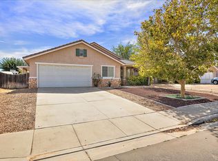 14307 Dartmouth St, Hesperia, CA 92344