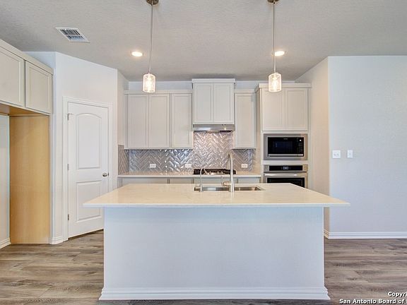 4th image of 2050 Chelsea Grove
