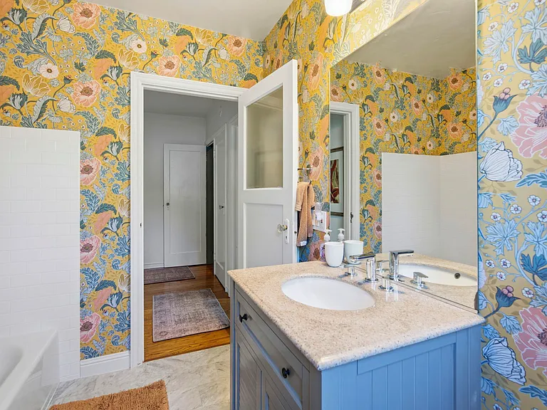 284 E Blithedale Ave — Photo 31