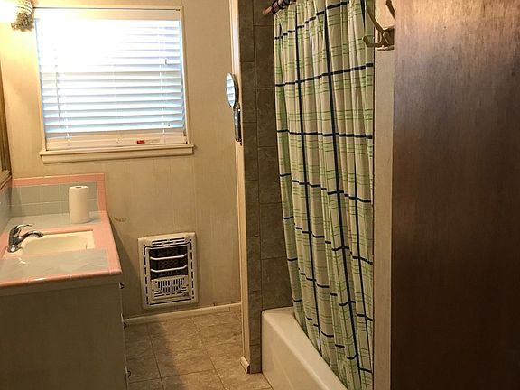 4th image of 4295 Bonham Ave