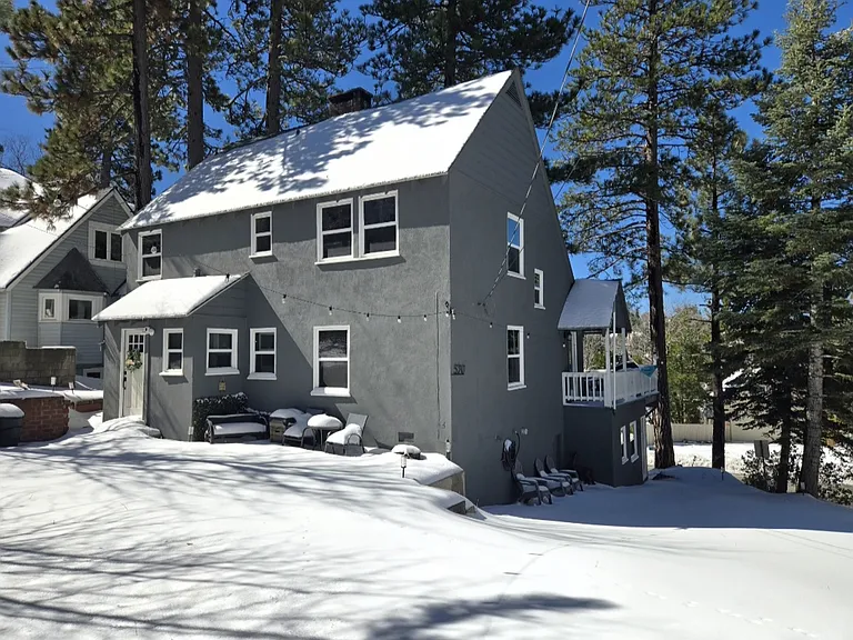520 Emerald Dr — Photo 3