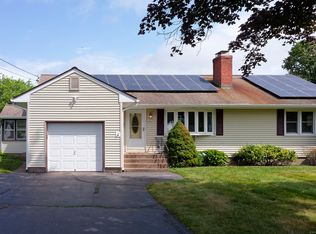 385 Hackmatack St, Manchester, CT 06040