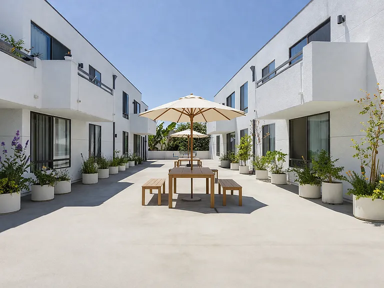 300 W Avenue 37 — Photo 16