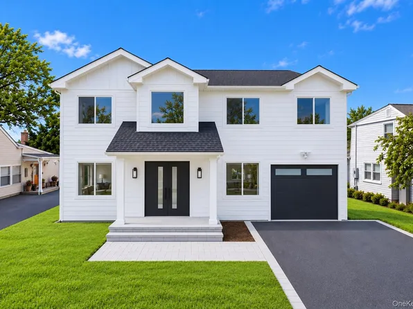 2337 Westley Road, Westbury, NY 11590