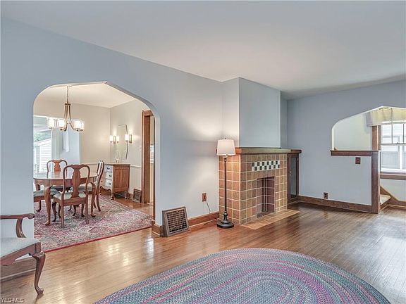 4th image of 1663 25th St