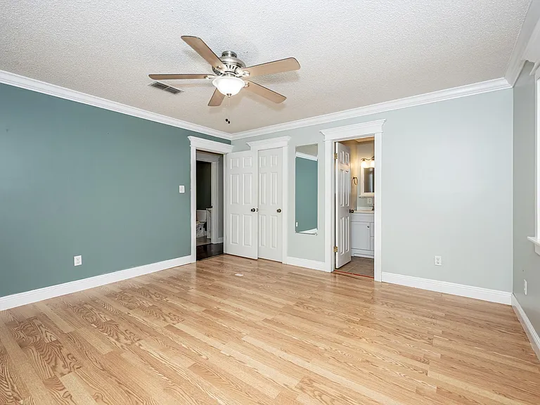 20608 Scarborough Rd — Photo 35