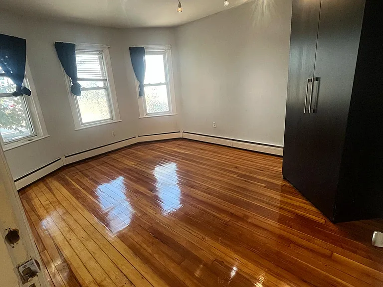 46 Middle St #1 — Photo 3