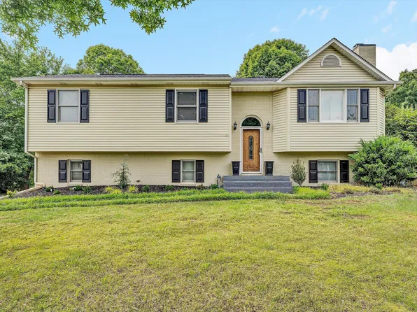 111 Barrington Ct, Hardy, VA 24101