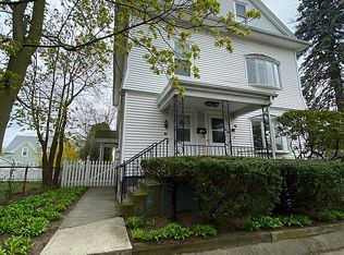 540 Laurel Hill Ave, Cranston, RI 02920