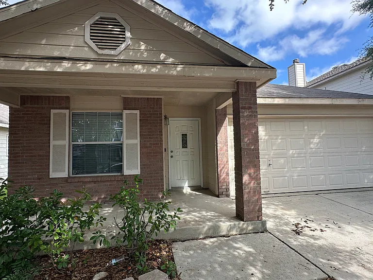 7923 Maple Leaf — Photo 4