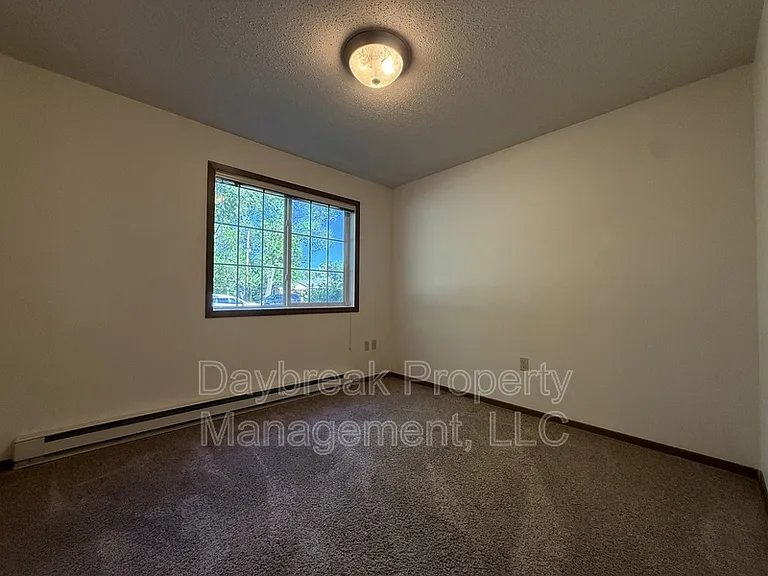 317 16th St S #5 — Photo 22