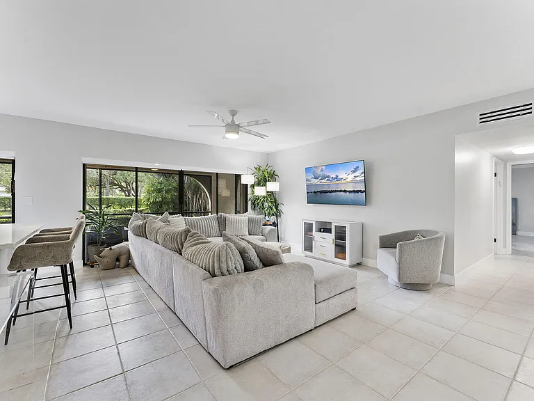 6314 Longboat Ln W — Photo 11