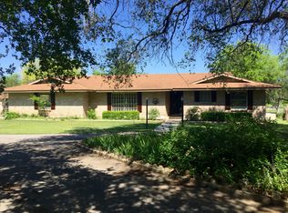 2 Tanglewood St, Uvalde, TX 78801