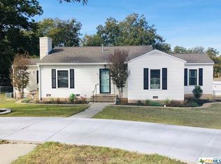 601 W 3rd St, Lampasas, TX 76550