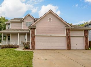 2126 Ashwood Ave, Papillion, NE 68133